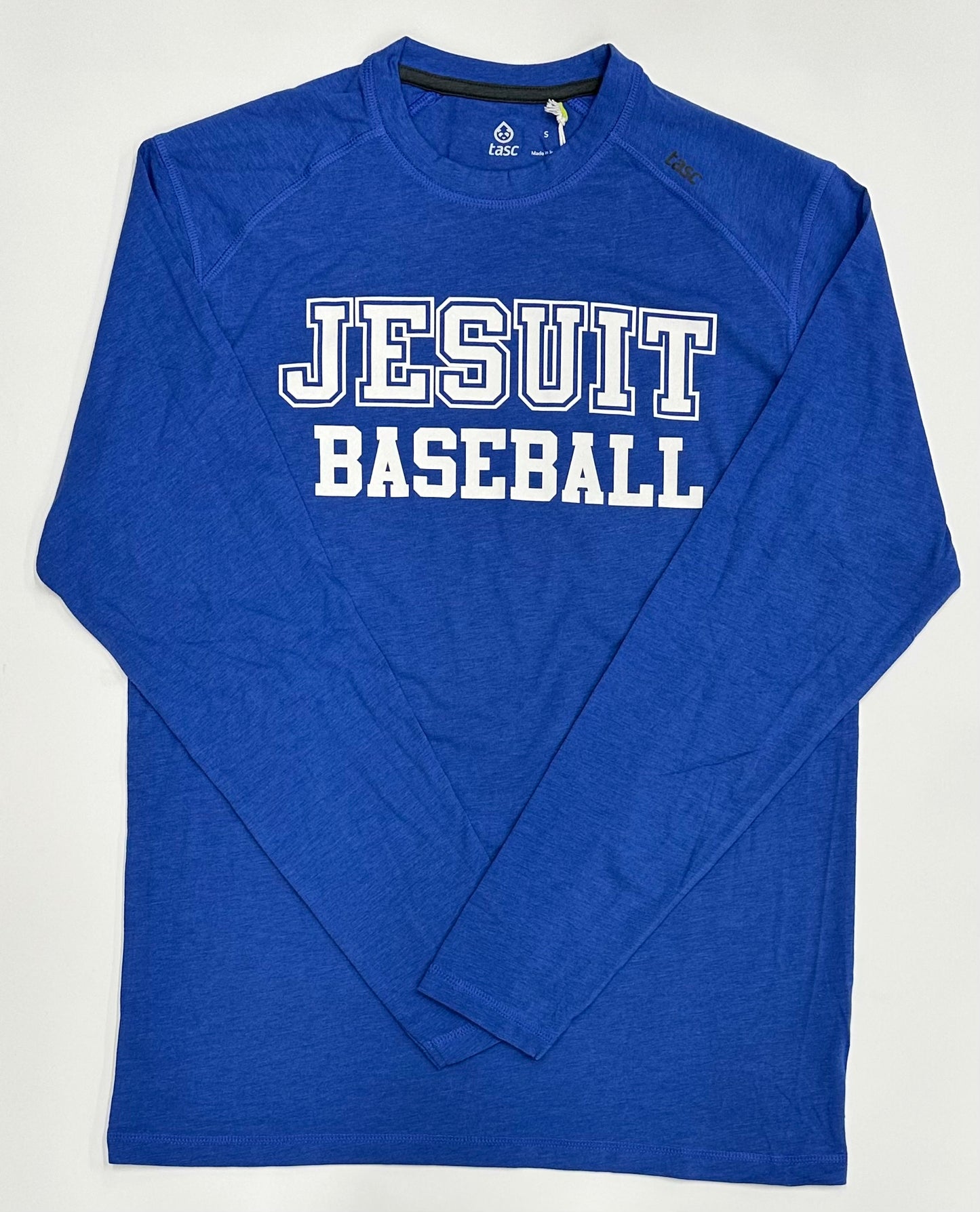 Tasc Performance.
Lightweight performance fabric for year-round comfort, modified raglan shoulder, 30" length.
52% Organic Cotton/43% Viscose from Bamboo/5% Lycra Spandex.
Jesuit BASEBALL logo.