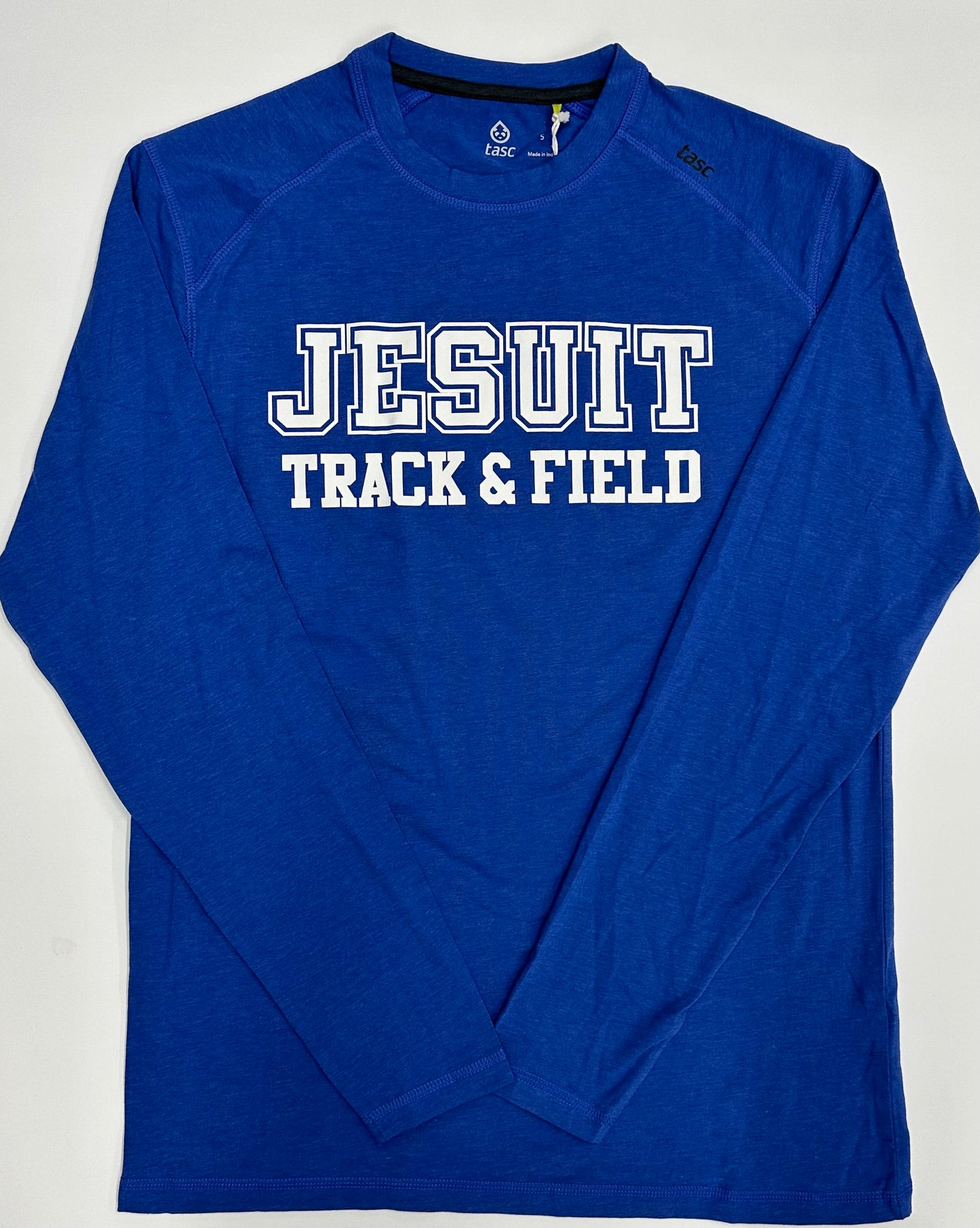 Tasc Performance.
Lightweight performance fabric for year-round comfort, modified raglan shoulder, 30" length.
52% Organic Cotton/43% Viscose from Bamboo/5% Lycra Spandex.
Jesuit TRACK & FIELD logo.