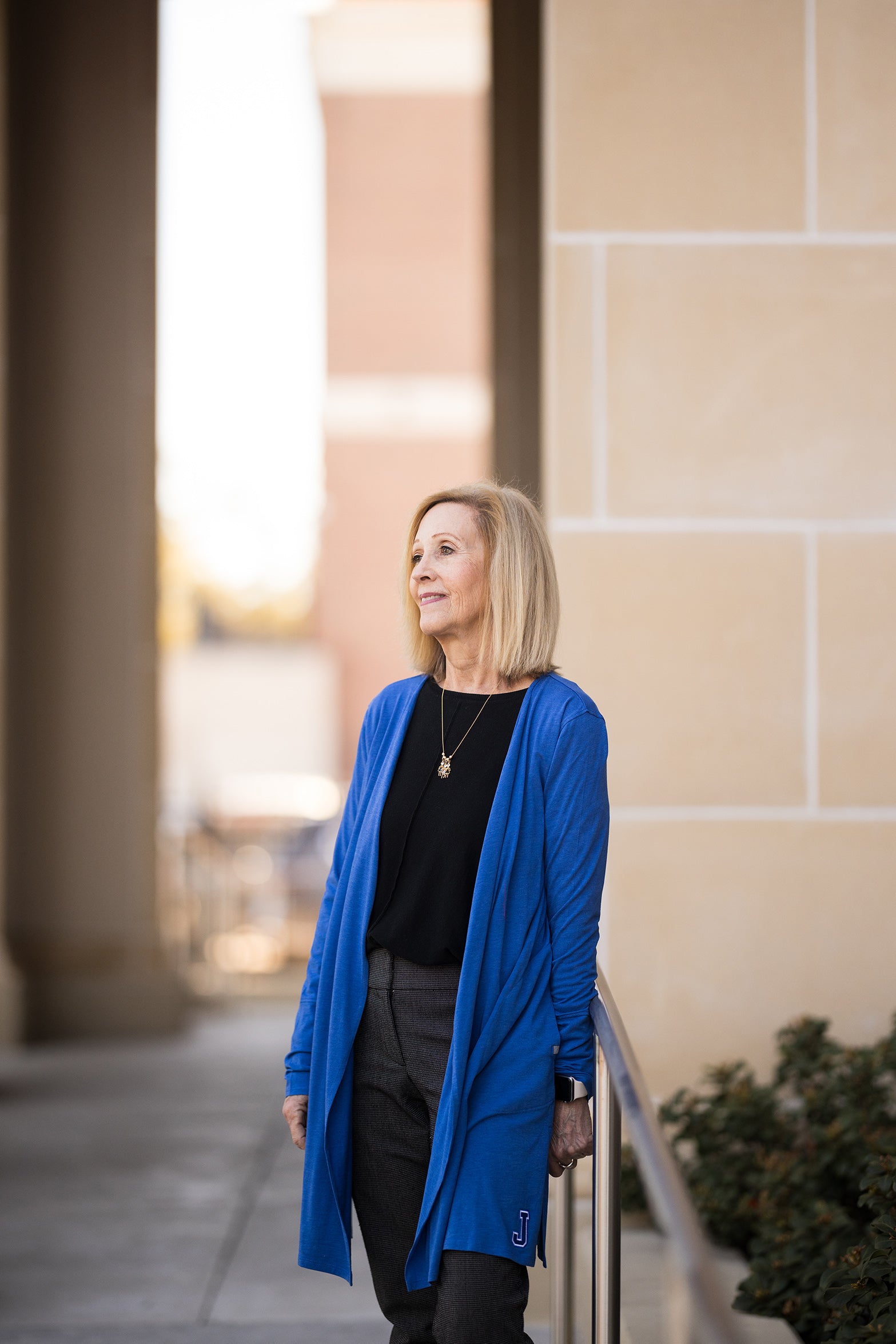 Tasc Performance. 52% Organic Cotton/42% Viscose from Bamboo/5% Lycra. Open front, elongated sleeve, cuffs, side pockets, 8" side splits, 35" body length. Exclusive color and extended sizes. Embroidered J logo.
A perfect lightweight layering piece to wear all year round - looks great over leggings or dressed up with jeans or slacks.  Specially priced while they last!