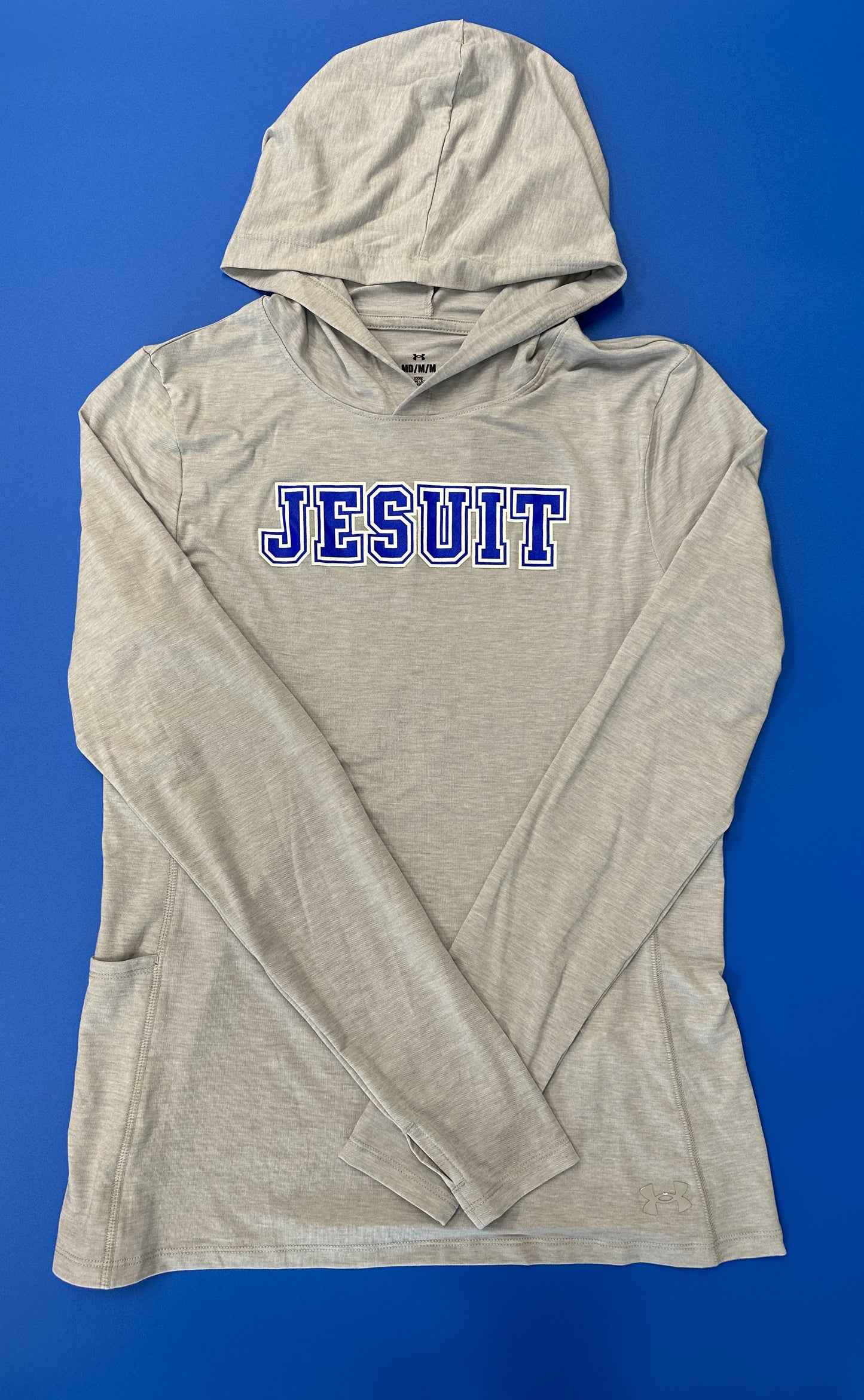 Under Armour 74% Polyester/21% Lyocell/5% Elastane Hooded with side pocket and thumbhole detail.