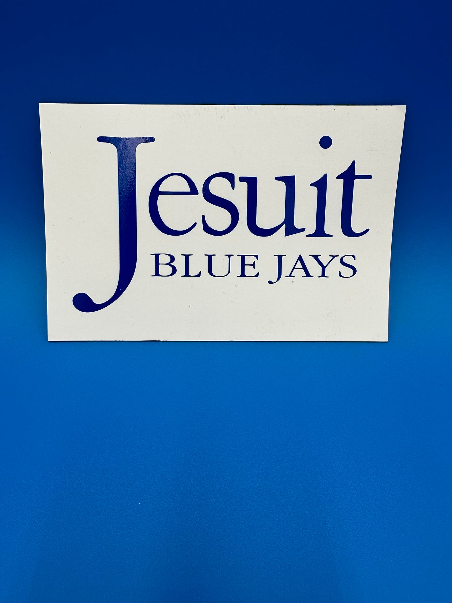 4 x 5 white magnet with Jesuit Blue Jays logo.  Show your Jesuit Spirit on your car or your refrigerator!